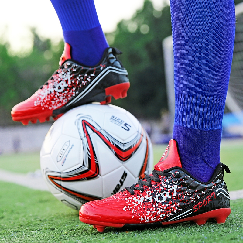 新款碎钉儿童运动足球鞋男童训练比赛专用女童长钉足球鞋