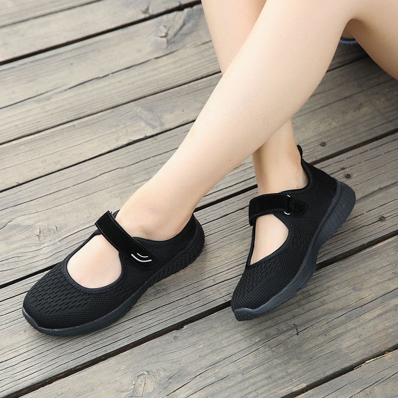 时尚休闲飞织透气妈妈鞋