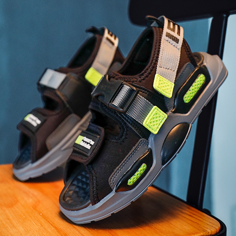 2028时尚凉鞋28-38 P40.00元