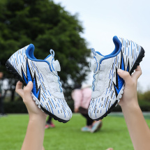 杜狄幕 DD01新款儿童旋转扣足球鞋 专利已审批