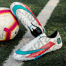 跨境大码长钉，碎钉足球鞋（36-45）