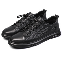 CWQ22头层牛皮板鞋，尺码38-44拿货价：125,黑色光