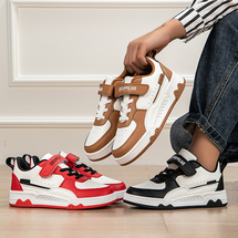 儿童时尚休闲板鞋(有量有价）