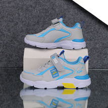 童鞋皮革款，保暖轻便，大底EVA，运动舒适