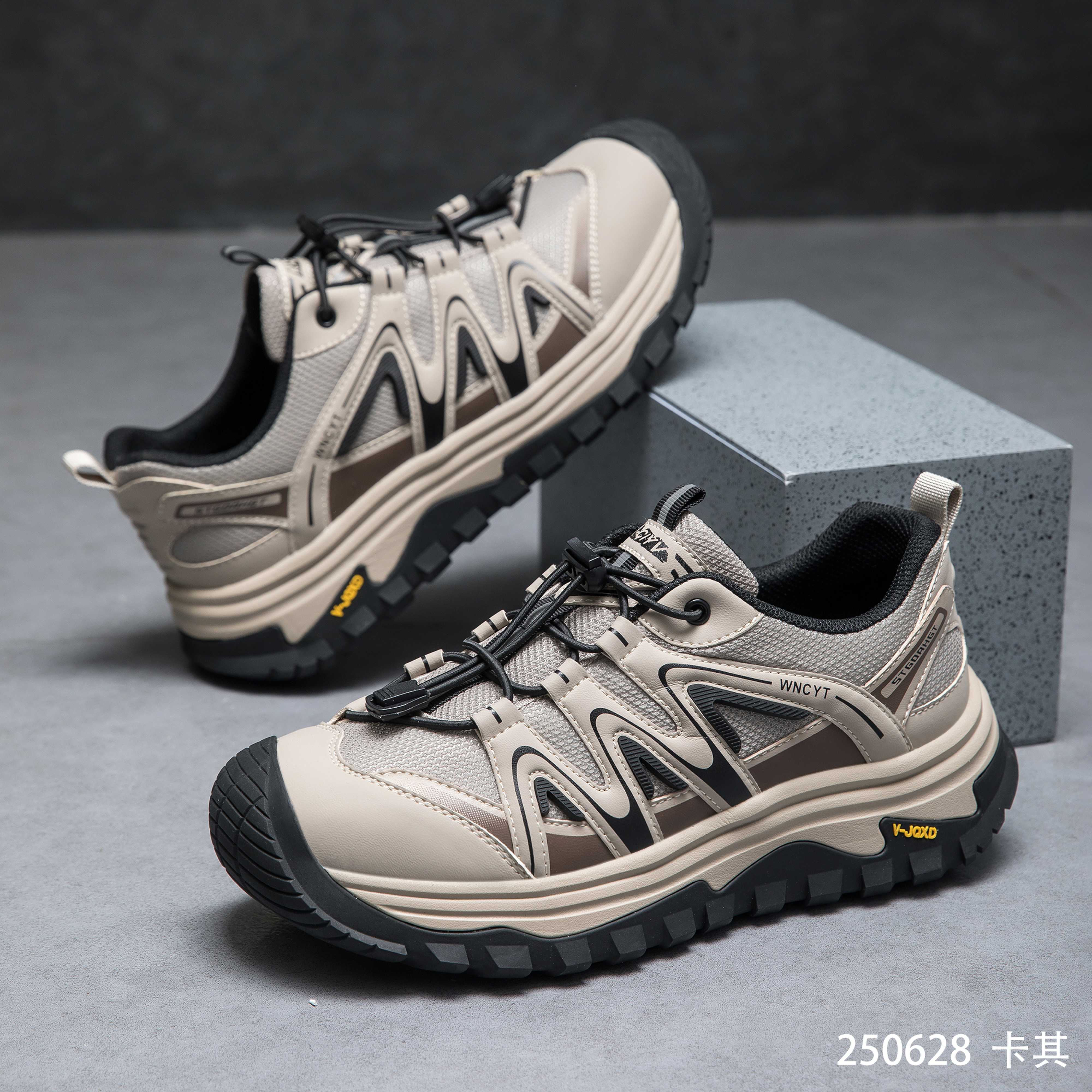 户外运动鞋防滑轻便户外蹬山鞋