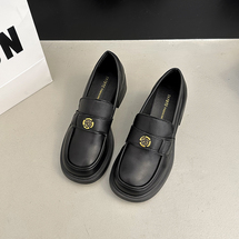 复古粗跟厚底小皮鞋女2025秋百搭金属扣单鞋百搭一脚