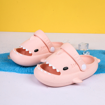 杰兔熊跨境爆款鲨鱼拖鞋